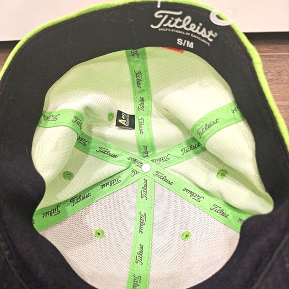 Titleist Lime Green Pro V1 Golf Hat Sz Sm/Md - Picture 5 of 9